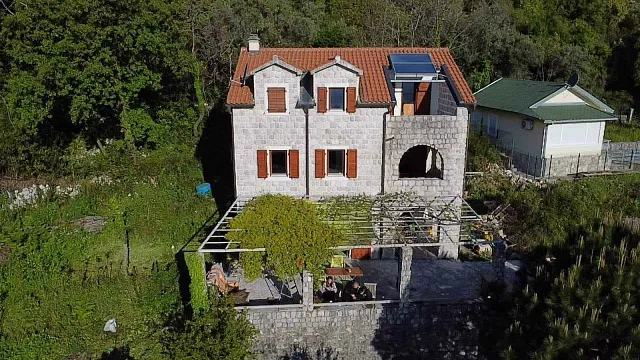 BEAUTIFUL STONE HOUSE IN LIPCI – AN AUTHENTIC HOME IN THE BAY OF KOTOR — photo 39